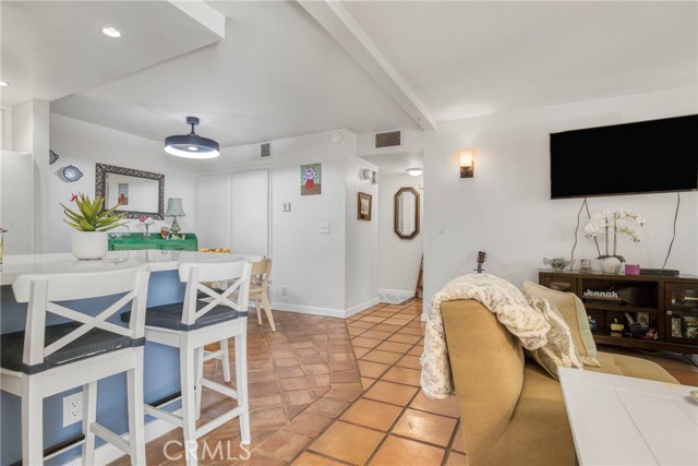Detail Gallery Image 7 of 25 For 15155 Sherman Way #14,  Van Nuys,  CA 91405 - 1 Beds | 1 Baths