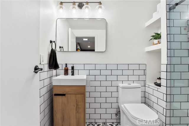 Detail Gallery Image 14 of 26 For 9832 Karmont Ave, South Gate,  CA 90280 - 2 Beds | 2 Baths