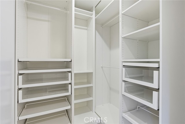 Detail Gallery Image 16 of 17 For 17546 Kittridge, Lake Balboa,  CA 91406 - 3 Beds | 2 Baths