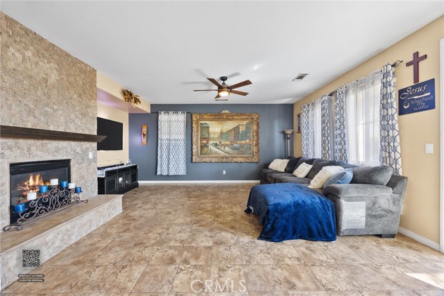 Detail Gallery Image 8 of 52 For 6119 Pilar, Bakersfield,  CA 93306 - 4 Beds | 3 Baths