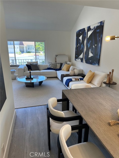 23772 Singapore Street, Mission Viejo CA: https://media.crmls.org/medias/1e6f2eb2-0c6d-43d3-94e2-161f04bcc76e.jpg