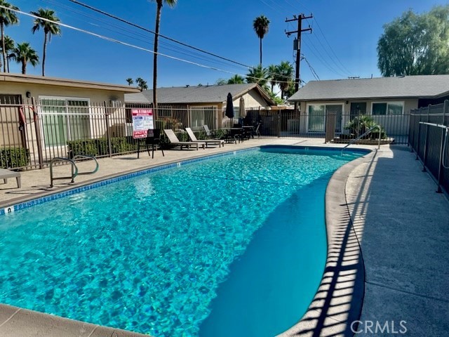 685 E Vista Chino #1