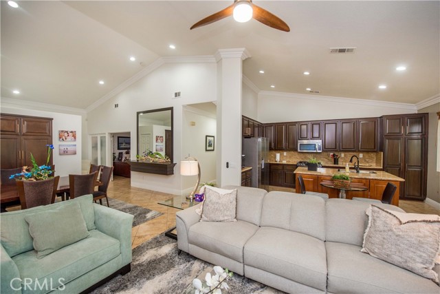1151 Paseo Tasco Circle, Corona CA: https://media.crmls.org/medias/1e701fa4-66b5-4a2d-bdda-71db731ff932.jpg