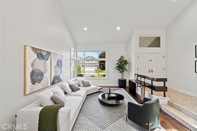 Detail Gallery Image 5 of 36 For 16 Harrisburg, Irvine,  CA 92620 - 5 Beds | 3 Baths
