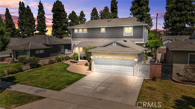 Detail Gallery Image 1 of 22 For 4344 Josie Ave, Lakewood,  CA 90713 - 5 Beds | 3 Baths