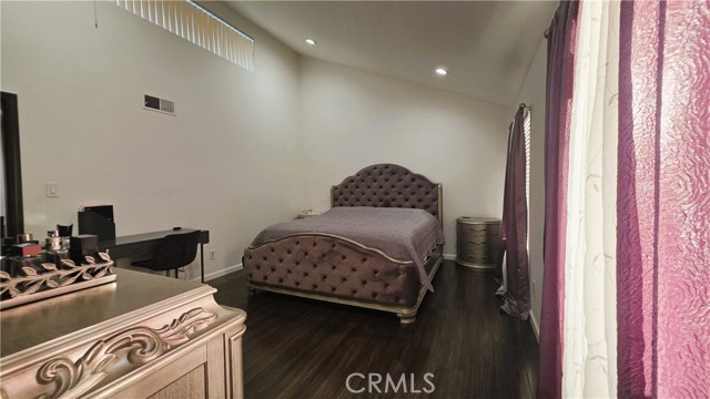 Detail Gallery Image 23 of 31 For 608 Hawthorne St #E,  Glendale,  CA 91204 - 4 Beds | 3/1 Baths