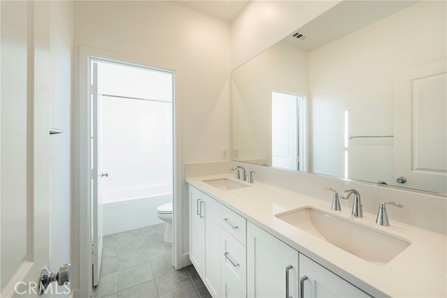 Detail Gallery Image 31 of 43 For 253 Westdale, Irvine,  CA 92618 - 4 Beds | 2/1 Baths