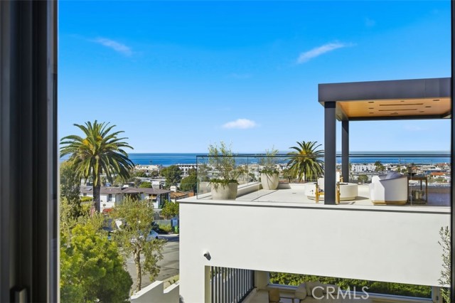 101 N Poinsettia Avenue, Manhattan Beach CA: https://media.crmls.org/medias/1e7212ef-9802-43a0-a688-3b8abffd273b.jpg