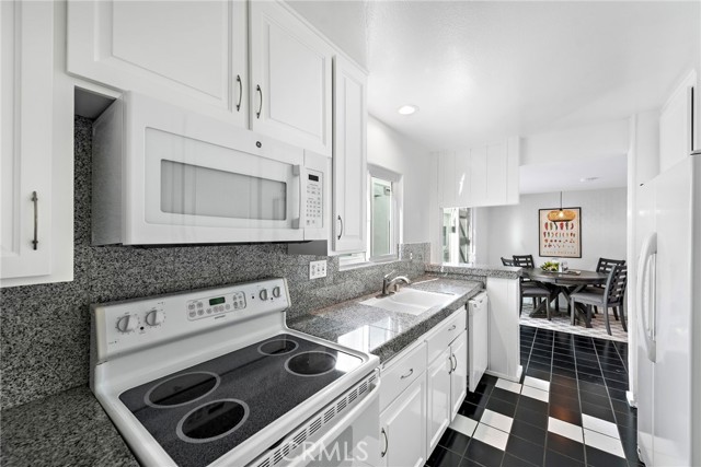 1707 W Balboa Boulevard, Newport Beach CA: https://media.crmls.org/medias/1e7256f9-3f6e-490b-8035-b62f067ee55a.jpg