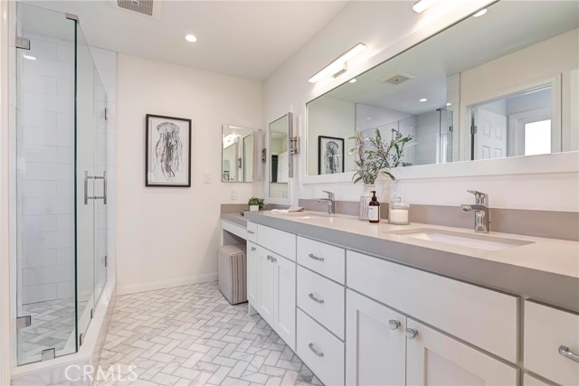 2014 Gates Avenue, Redondo Beach, California 90278, 4 Bedrooms Bedrooms, ,1 BathroomBathrooms,Residential,Sold,Gates,SB22196179