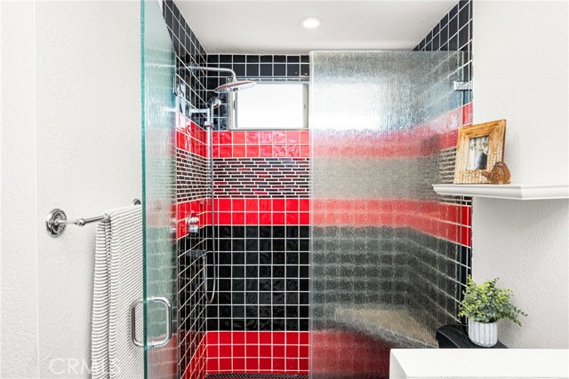 8115 Surfline Drive, Huntington Beach CA: https://media.crmls.org/medias/1e7384c1-62e7-4c5b-b45a-4d25cca87f8d.jpg