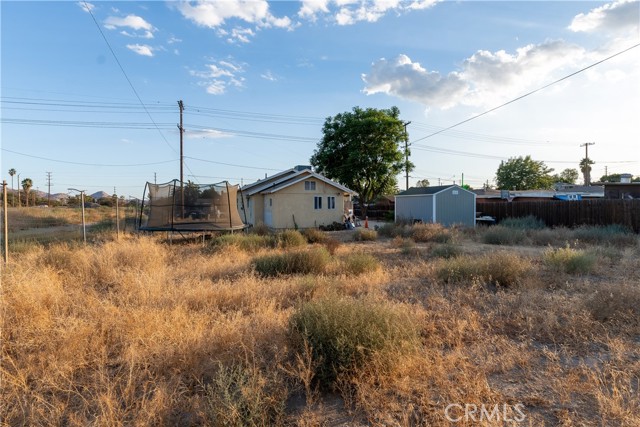 353 W L Street, Colton CA: https://media.crmls.org/medias/1e73e5fd-600f-43ae-9087-69e2eb5d5273.jpg