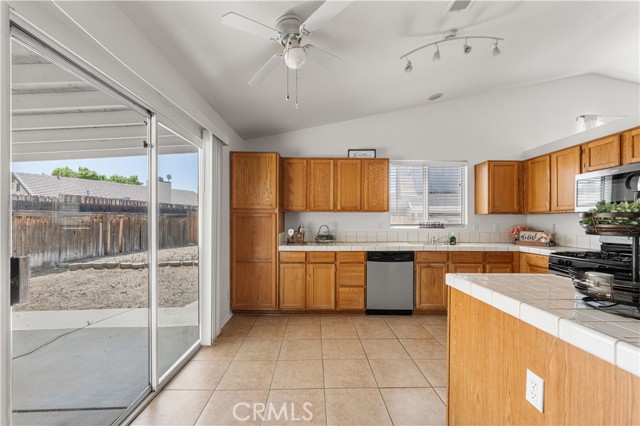 Detail Gallery Image 19 of 45 For 3742 Hickory Ct, Rosamond,  CA 93560 - 3 Beds | 2 Baths