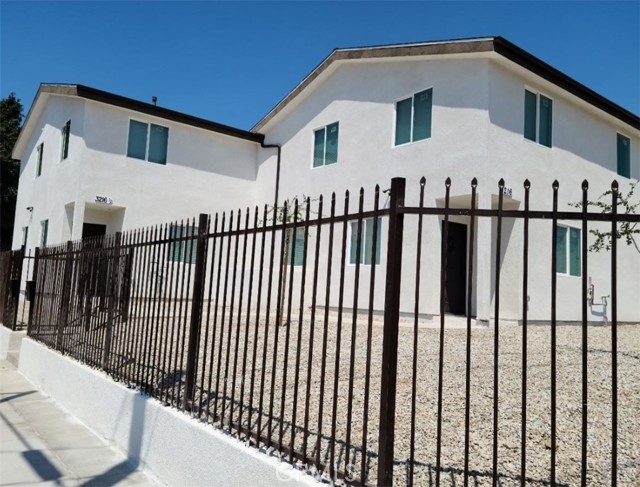 Detail Gallery Image 3 of 18 For 3216 E Morgan Ave, Los Angeles,  CA 90011 - 5 Beds | 3 Baths