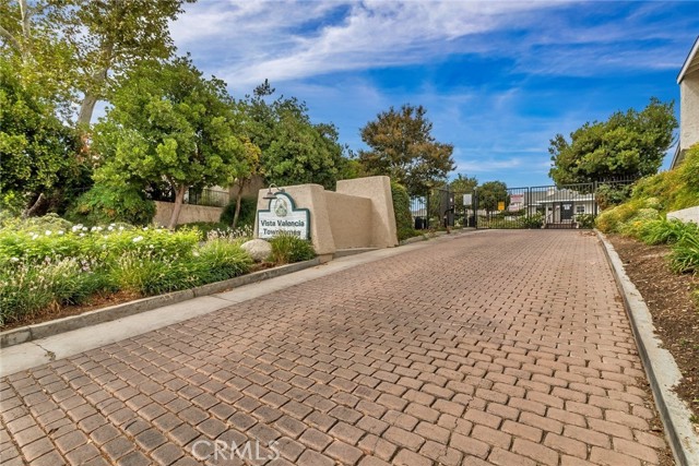 Detail Gallery Image 31 of 41 For 25139 Amberley Way, Valencia,  CA 91355 - 3 Beds | 2/1 Baths