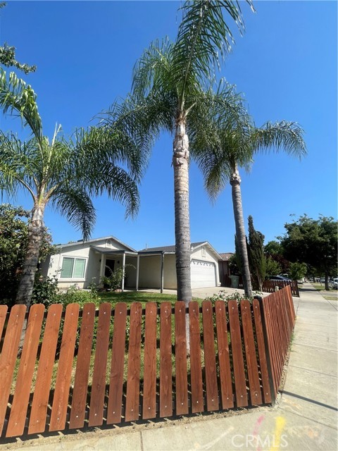 402 La Mesa Street, Merced CA: https://media.crmls.org/medias/1e758bbe-d6cc-4533-bd24-a5de3ffb000a.jpg