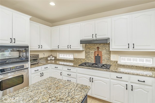 12109 Childress Street, Bakersfield CA: https://media.crmls.org/medias/1e768b59-8ae1-4def-a7c7-bd4c0bbbb1d4.jpg