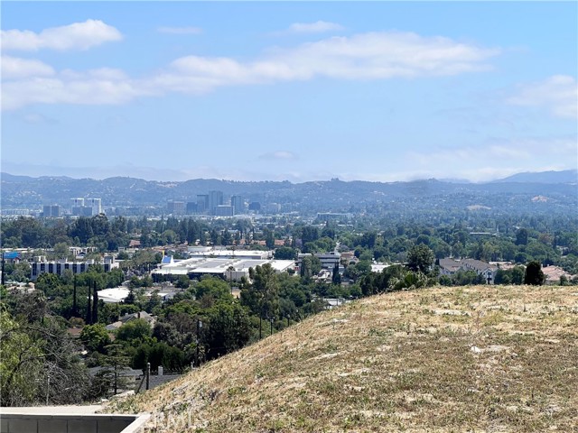 22114 Londelius Street, West Hills CA: https://media.crmls.org/medias/1e768f0f-86b6-4e0f-831b-305ef596535c.jpg