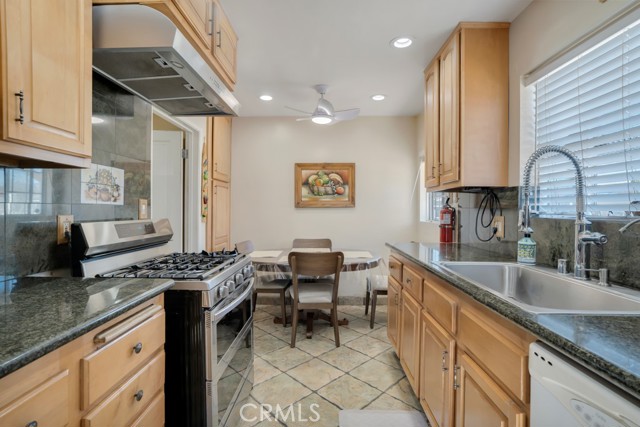 Detail Gallery Image 15 of 49 For 16646 Tribune St, Granada Hills,  CA 91344 - 4 Beds | 3 Baths