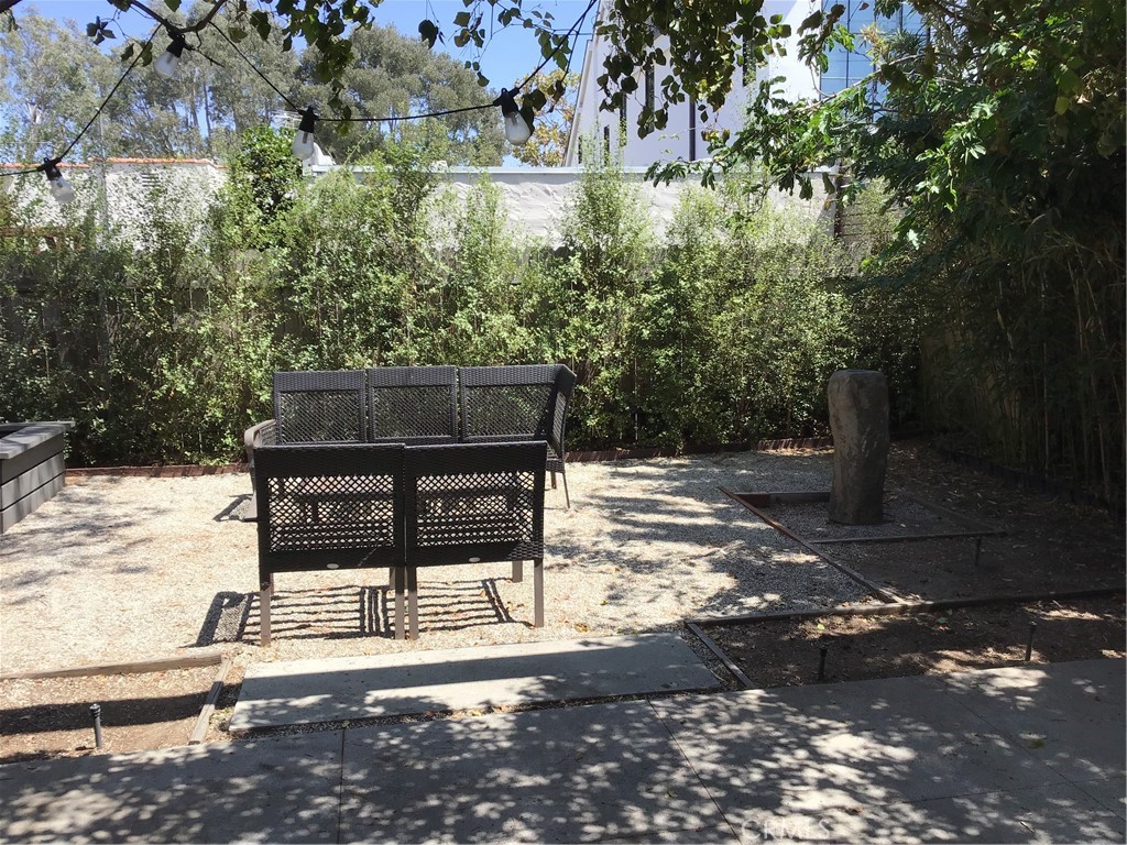 https://media.crmls.org/medias/1e78863e-1b17-4128-aa93-e51ad7687179.jpg?preset=X-Large