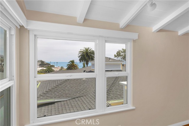 220 Cliff Drive, Laguna Beach CA: https://media.crmls.org/medias/1e78c215-690e-4752-be7a-6cf3ce7f2c0d.jpg