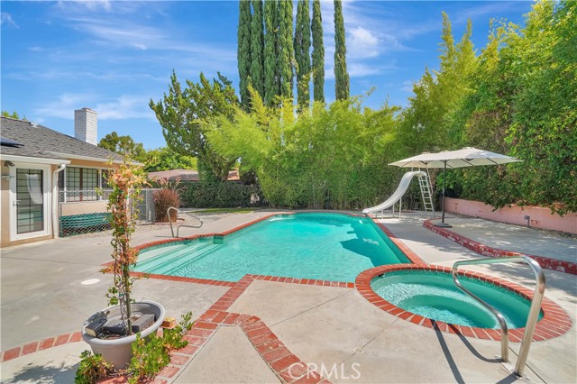 4532 Del Moreno Drive, Woodland Hills CA: https://media.crmls.org/medias/1e78e482-d164-48ee-98ca-ba4daf862058.jpg
