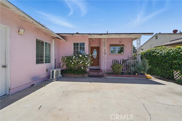Detail Gallery Image 3 of 50 For 14276 Aztec St, Sylmar,  CA 91342 - 5 Beds | 4 Baths