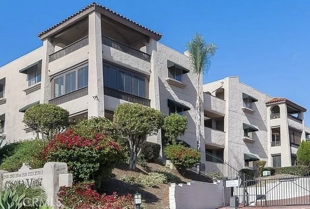 Detail Gallery Image 20 of 29 For 2522 Clairemont Dr #203,  San Diego,  CA 92117 - 2 Beds | 2 Baths