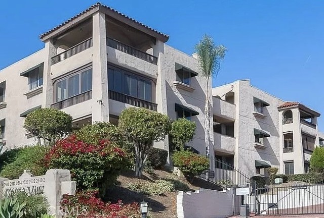 Detail Gallery Image 20 of 29 For 2522 Clairemont Dr #203,  San Diego,  CA 92117 - 2 Beds | 2 Baths