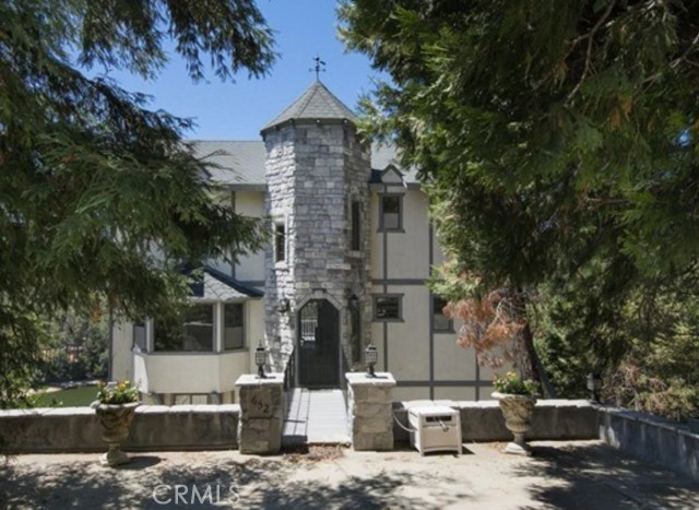 Detail Gallery Image 2 of 6 For 652 Arbula Dr, Crestline,  CA 92325 - 5 Beds | 4/1 Baths