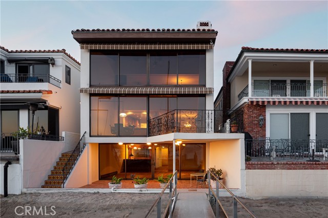 809 Via Lido Soud, Newport Beach CA: https://media.crmls.org/medias/1e7a30f9-efa9-41d7-8b9e-3cd6d7c37b3b.jpg