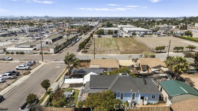 120 E 27th Street, National City CA: https://media.crmls.org/medias/1e7ab38c-40cf-44e5-85f6-b6ee353a4303.jpg
