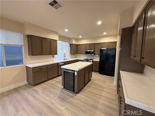 Detail Gallery Image 7 of 18 For 1177 Acapulco, Corona,  CA 92882 - 5 Beds | 2 Baths