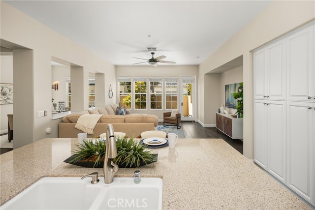 21270 Elda Cir, Huntington Beach CA: https://media.crmls.org/medias/1e7b5ebe-3da4-4248-9f58-21eff378fb71.jpg