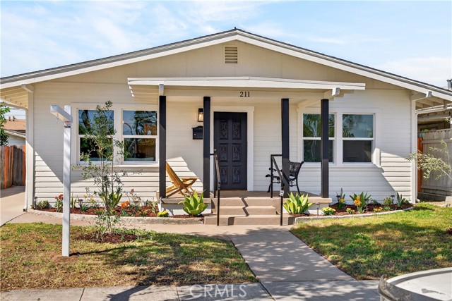 Detail Gallery Image 4 of 37 For 211 N Resh, Anaheim,  CA 92805 - 3 Beds | 3 Baths