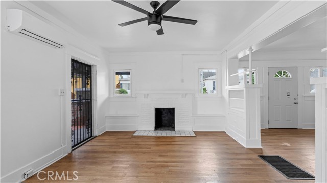 4095 Albatross Street, San Diego CA: https://media.crmls.org/medias/1e7bc1d7-2251-4c78-af77-69be666c9a75.jpg