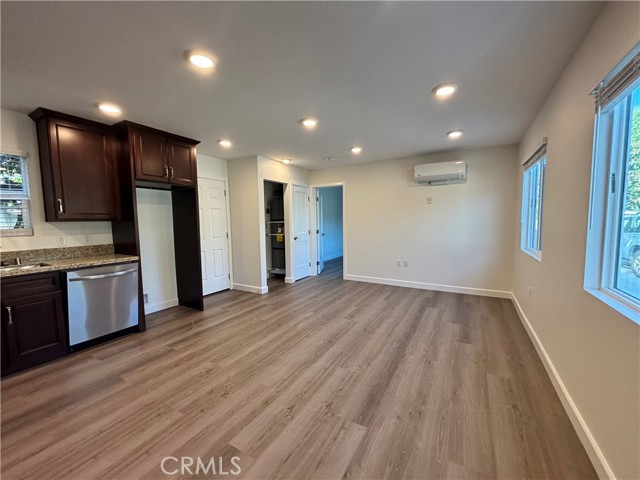 Detail Gallery Image 7 of 7 For 520 W Route 66 #C,  Glendora,  CA 91740 - 2 Beds | 1 Baths