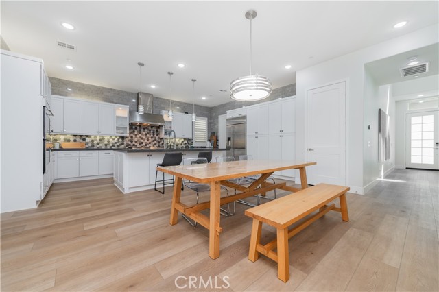53 Lunar, Irvine CA: https://media.crmls.org/medias/1e7cdfac-4003-4793-9522-b6ce739f9286.jpg