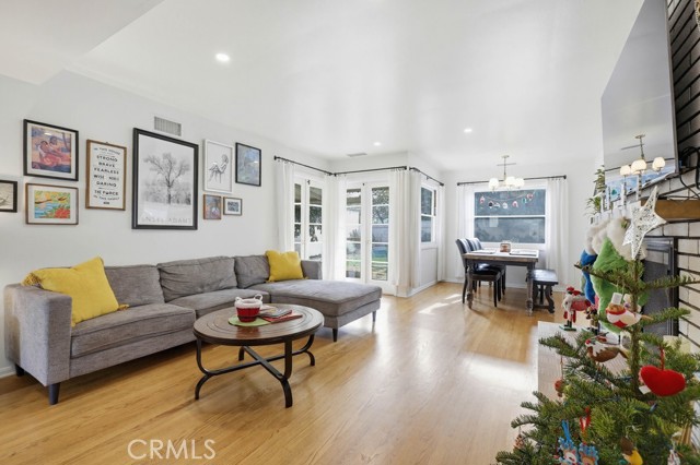 Detail Gallery Image 8 of 51 For 1010 W 21st St, Santa Ana,  CA 92706 - 3 Beds | 2 Baths