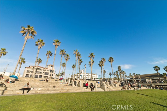 213 Baltimore Avenue, Huntington Beach CA: https://media.crmls.org/medias/1e7de9c2-a459-49a3-b7d4-92a85b0130e9.jpg