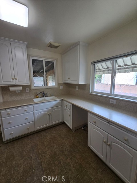 4178 Obispo Avenue, Lakewood CA: https://media.crmls.org/medias/1e7e147f-2ea3-42e3-9b23-5e764c01c115.jpg