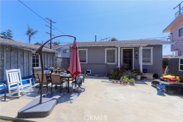 926 Newport Avenue, Long Beach CA: https://media.crmls.org/medias/1e7e2476-cfaf-4856-a679-2b37b4f86a3b.jpg