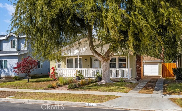 Detail Gallery Image 4 of 44 For 309 E 46th, Long Beach,  CA 90807 - 4 Beds | 2 Baths