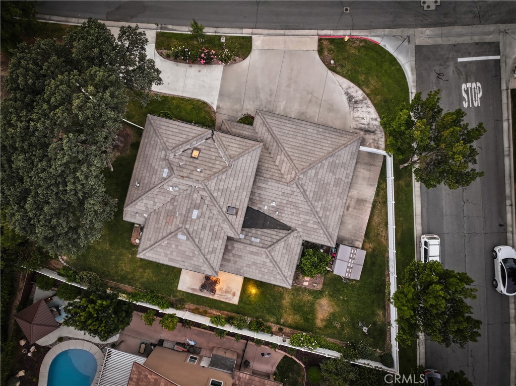 https://media.crmls.org/medias/1e7ea6f7-5811-4c8a-8a60-21c681dcf238.jpg?preset=X-Large
