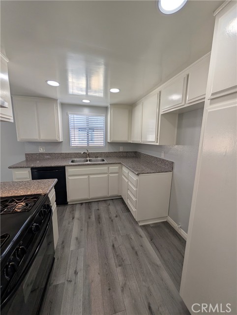 Detail Gallery Image 24 of 59 For 527 E Colorado Bld #B,  Monrovia,  CA 91016 - 2 Beds | 2 Baths