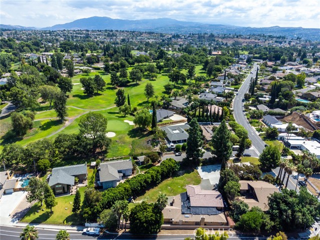 Detail Gallery Image 3 of 33 For 5596 Mountain View Ave, Yorba Linda,  CA 92886 - 5 Beds | 3/1 Baths