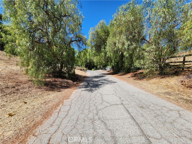 28300 BALKINS Drive, Agoura Hills CA: https://media.crmls.org/medias/1e814b0f-904a-42e9-9c31-85e372b929df.jpg