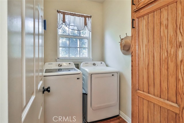176 Pine Ridge Road, Crestline CA: https://media.crmls.org/medias/1e828dbc-da2c-40c4-99e8-e692a350581d.jpg