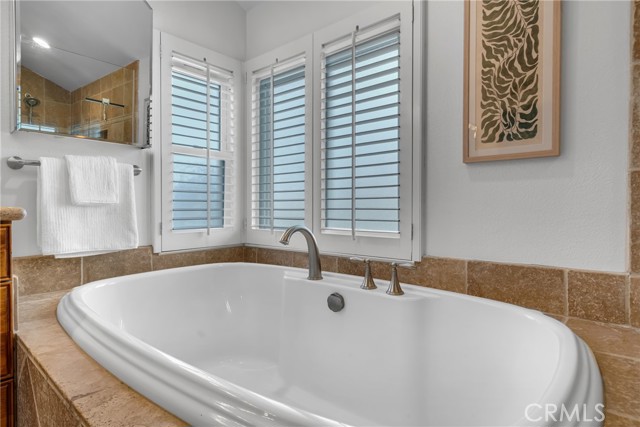 3652 San Joaquin Avenue, Los Alamitos CA: https://media.crmls.org/medias/1e82fe41-812e-4952-ad7e-a219e94ccb3f.jpg