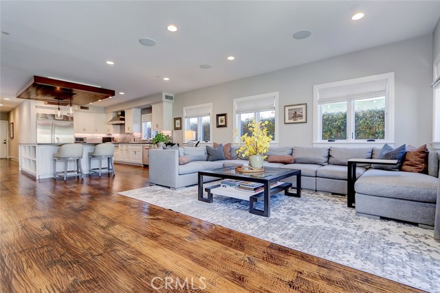 1833 8th Street, Manhattan Beach CA: https://media.crmls.org/medias/1e83835c-03ad-48df-abdd-9f384e8b7464.jpg